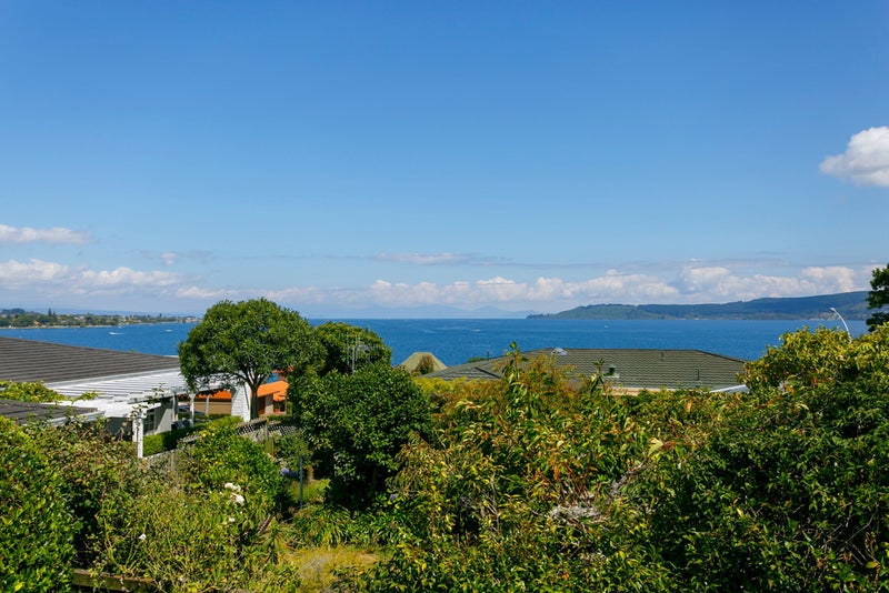 1/156 Lake Terrace, Hilltop, Taupo - Carousel 2