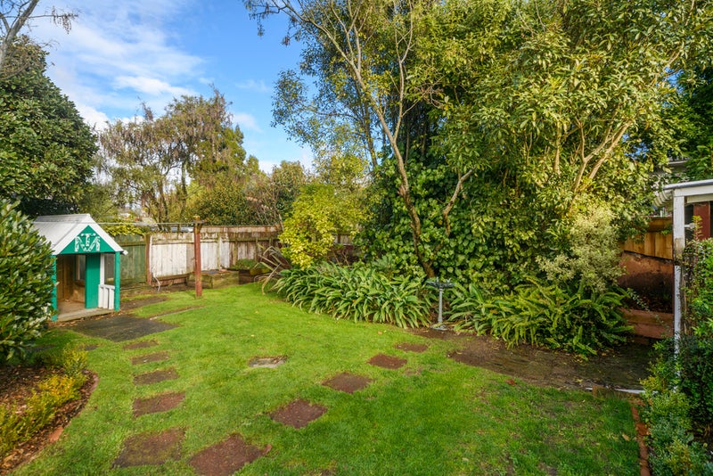 23 Redwood Grove, Hokowhitu, Palmerston North - Carousel 17