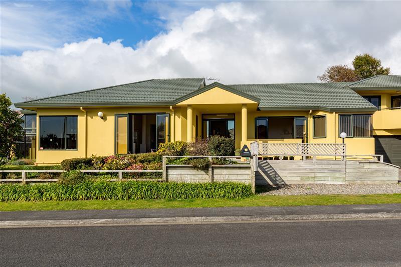 1 Highfield Place, Highlands Park, New Plymouth - Carousel 2