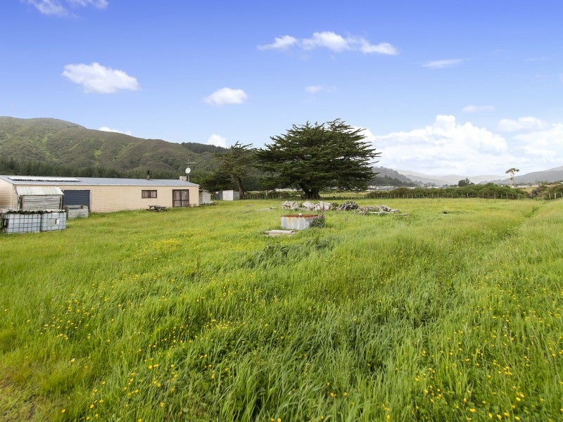 104 Upper Fitzherbert Road, Wainuiomata, Lower Hutt - Carousel 1