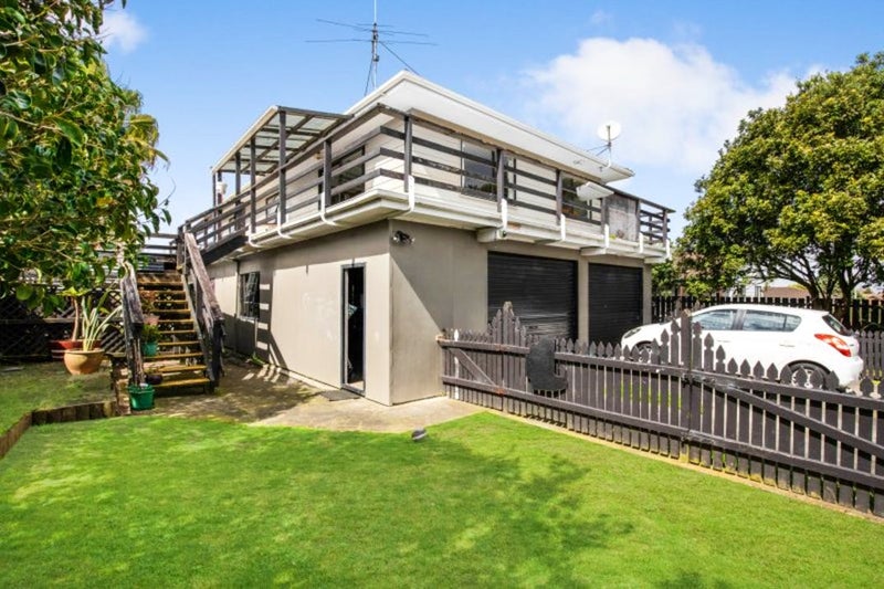 6 Southview Place, Wattle Downs, Auckland - Carousel 2