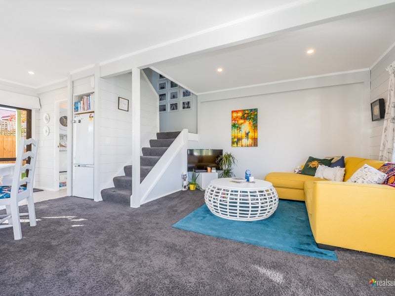 17/58 Cuba ST, Petone, Lower Hutt - Carousel 2