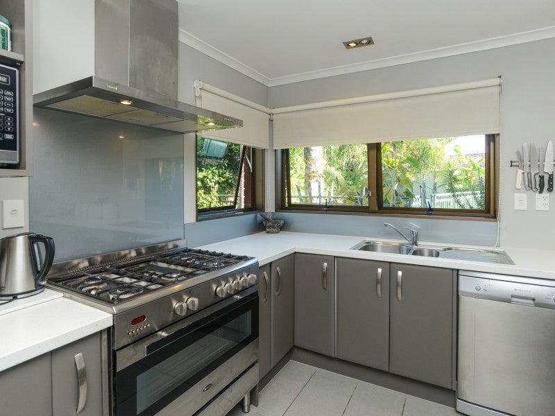 10 Leeds Place, Tamatea, Napier - Carousel 1