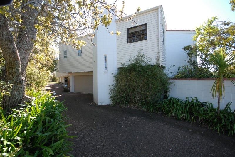 1/140 Aberdeen Road, Campbells Bay, Auckland - Carousel 1