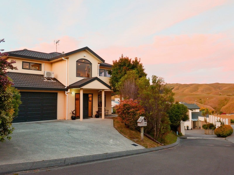 30 Saint Ives Drive, Camborne, Porirua - Carousel 1