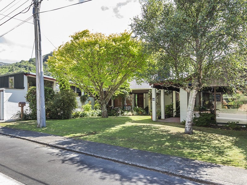 36 Silverstream Road, Crofton Downs, Wellington - Carousel 1