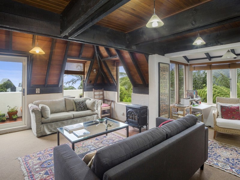 8 Corrondella Grove, Belmont, Lower Hutt - Carousel 2