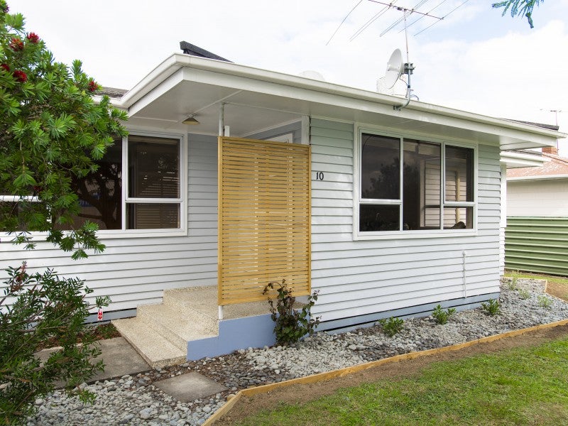 10 Lytton Road, Riverdale, Gisborne - Carousel 1