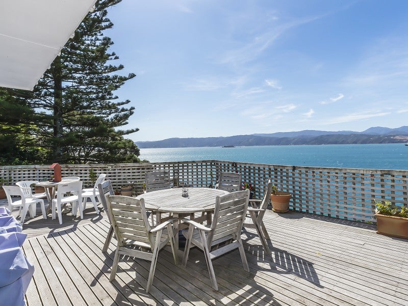 467 Karaka Bay Road, Karaka Bays, Wellington - Carousel 1