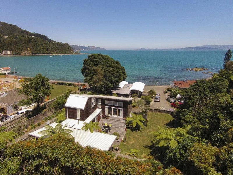 3/2 Wilmore Way, Lowry Bay, Lower Hutt - Carousel 1