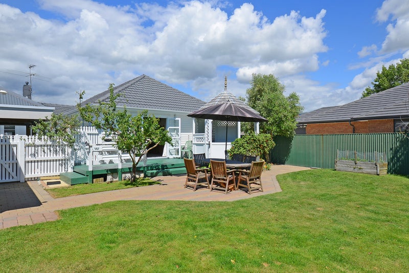 14 Fraser Crescent, Elderslea, Upper Hutt - Carousel 2