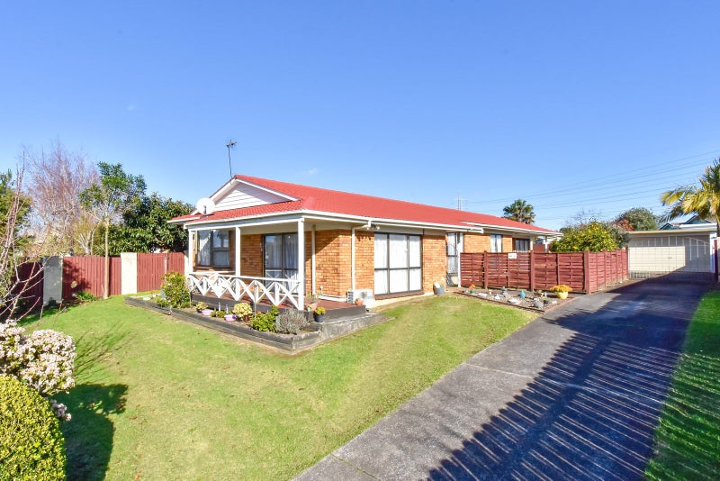44 Lakeside Drive, Pahurehure, Papakura - Carousel 2