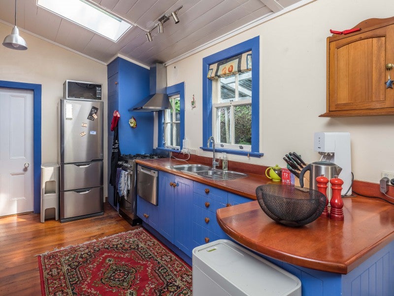 205 Glenmore Street, Kelburn, Wellington - Carousel 2