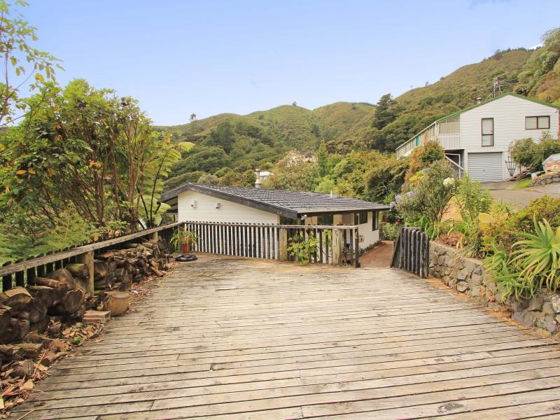 7 Kerkwall Drive, Naenae, Lower Hutt - Carousel 17