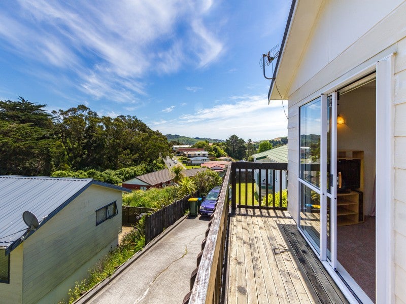 37 Rose Street, Ranui, Porirua - Carousel 1