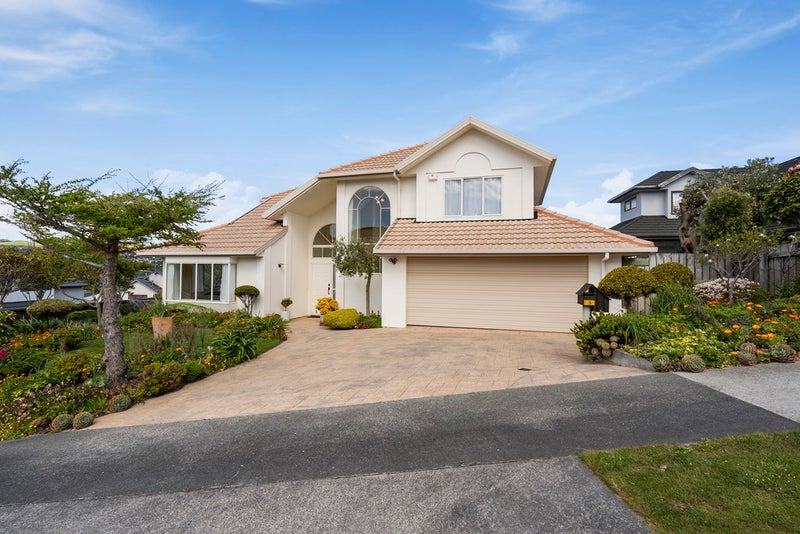 3 Derry Hill, Churton Park, Wellington - Carousel 20