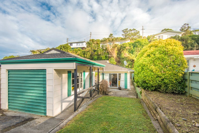 2/40 Salford Street, Newlands, Wellington - Carousel 1