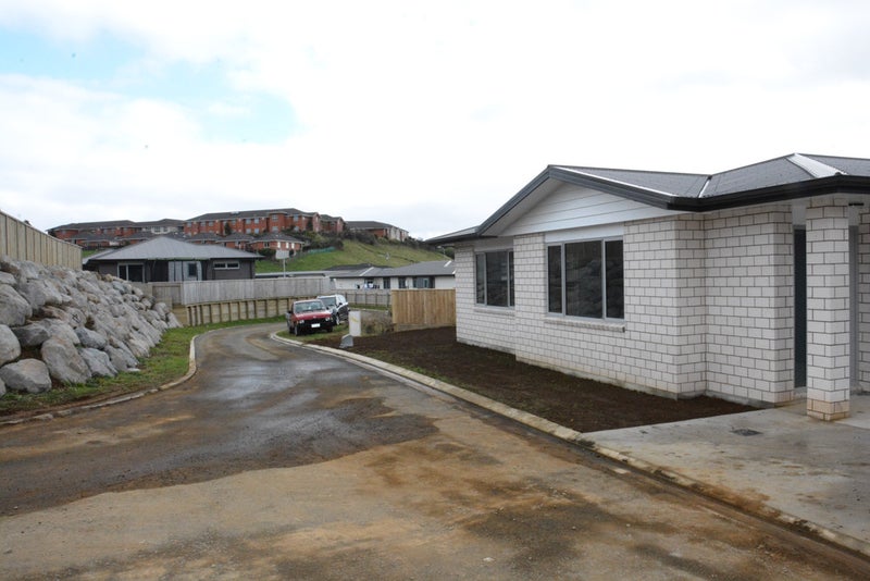 1 Totarahoe Lane, Whalers Gate, New Plymouth - Carousel 2