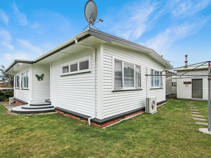 26 Russell Road, Fairy Springs, Rotorua - Carousel 1