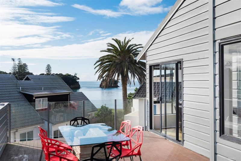 2/3 Ellangowan Road, Waiake, Auckland - Carousel 2