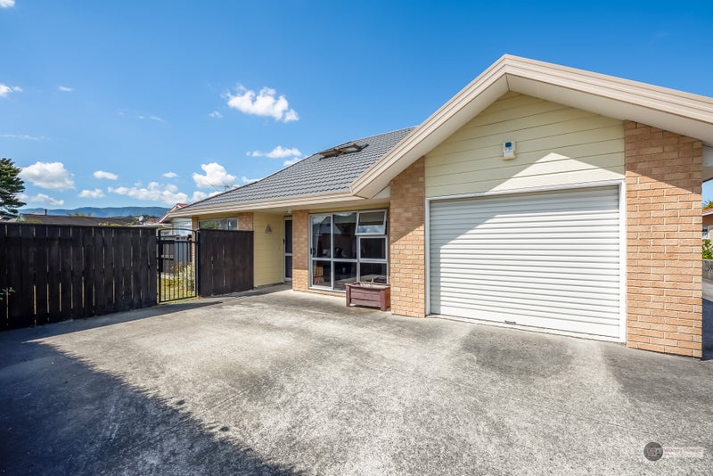 724 Fergusson Drive, Elderslea, Upper Hutt - Carousel 1