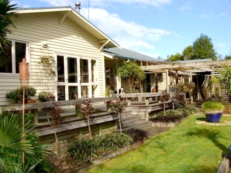 3809 Cambridge Road, Leamington, Cambridge - Carousel 9