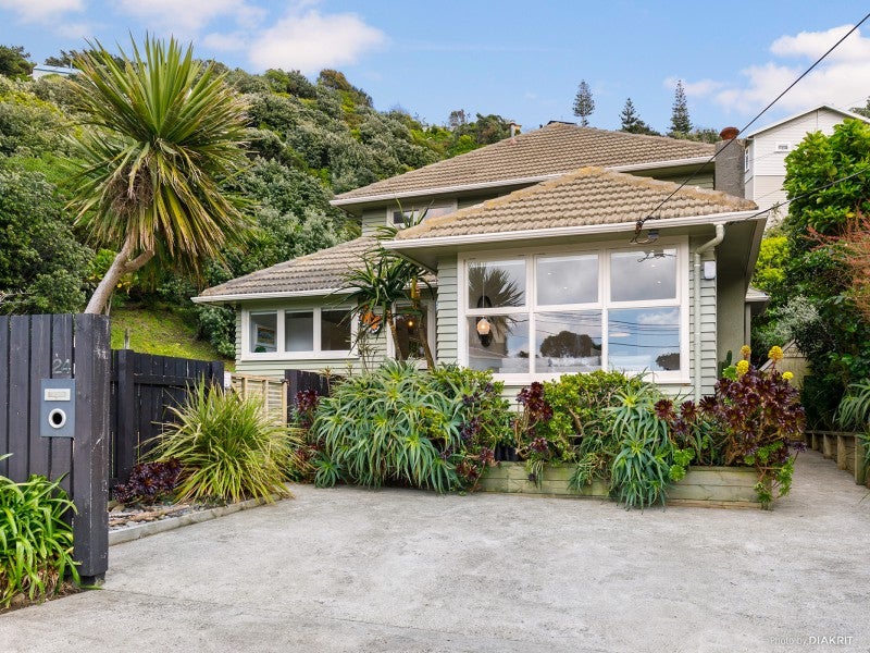 24 Cave Road, Houghton Bay, Wellington - Carousel 2