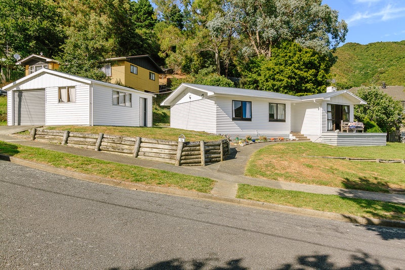 13 Holmes Grove, Naenae, Lower Hutt - Carousel 2