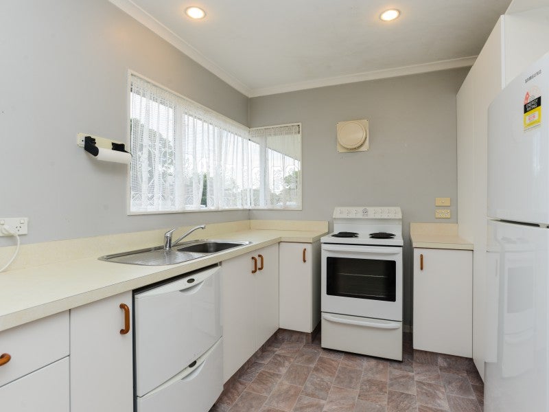 13 Lannie Place, Greenmeadows, Napier - Carousel 2