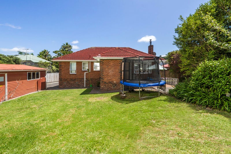 2/25 Merriefield Avenue, Forrest Hill, Auckland - Carousel 2