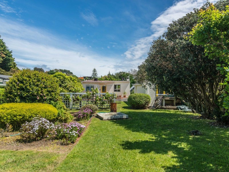 13 Dell Road, Raumati South, Paraparaumu - Carousel 1