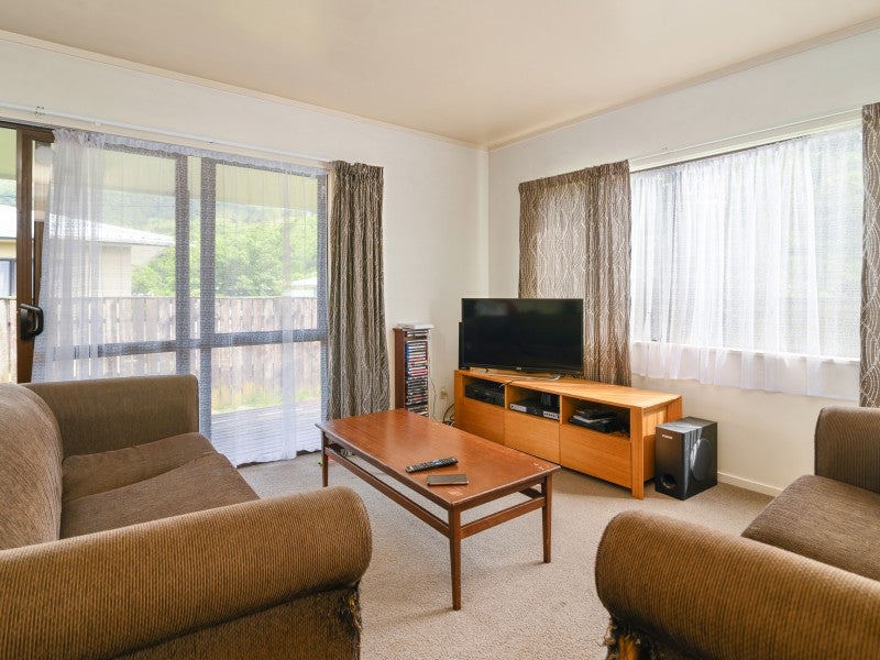 17B Grayson Avenue, Mangakakahi, Rotorua - Carousel 2