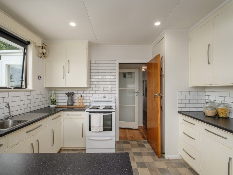 2 Greenwood Street, Mangapapa, Gisborne - Carousel 2