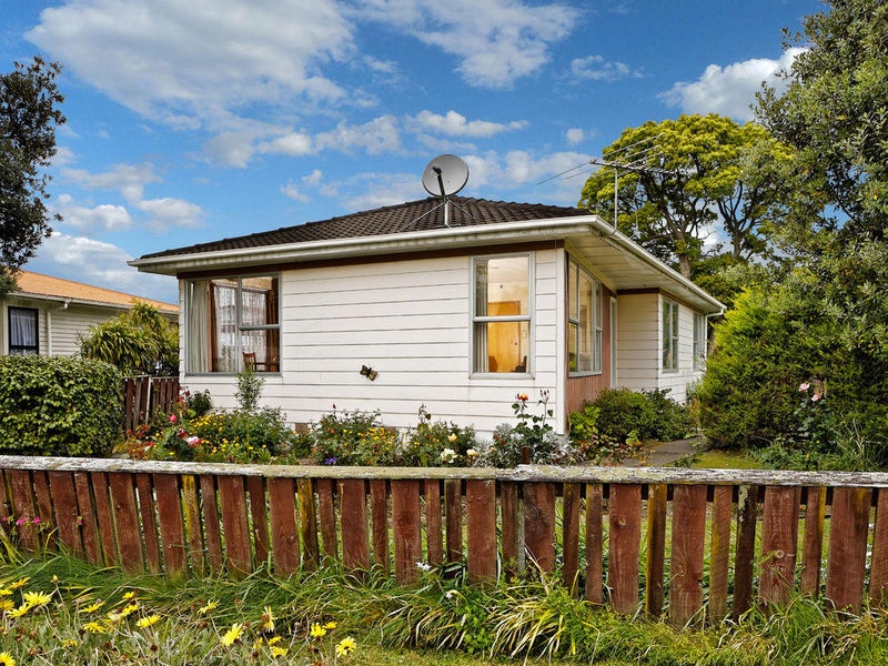 51 Universal Drive, Henderson, Auckland - Carousel 1