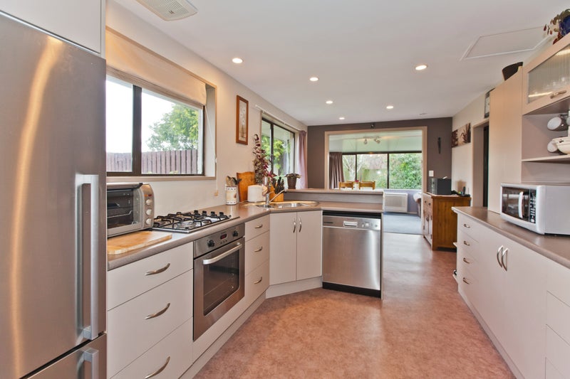 71B Glenmore Avenue, Casebrook, Christchurch - Carousel 2