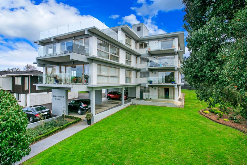 4/6 Bruce Street, Northcote Point, Auckland - Carousel 1