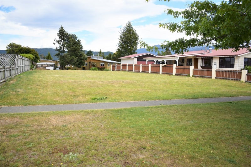 48 Luxmore Drive, Te Anau, Te Anau - Carousel 2
