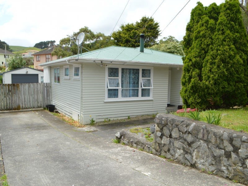 41 Levant Street, Cannons Creek, Porirua - Carousel 1
