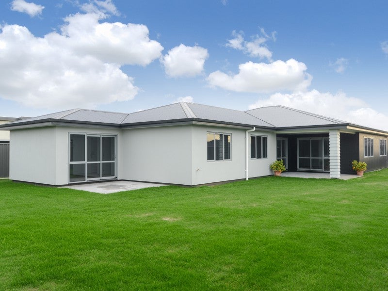 7 Drovers Way, Frimley, Hastings - Carousel 2