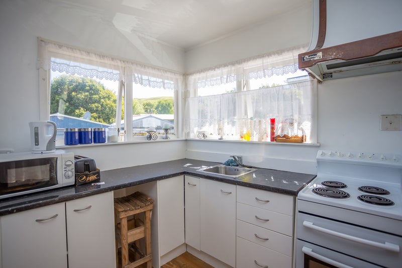 16 Einstein Street, Outer Kaiti, Gisborne - Carousel 2