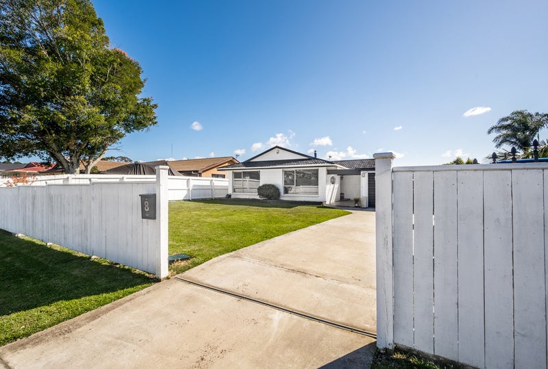 8 Cromdale Avenue, Highland Park, Auckland - Carousel 1