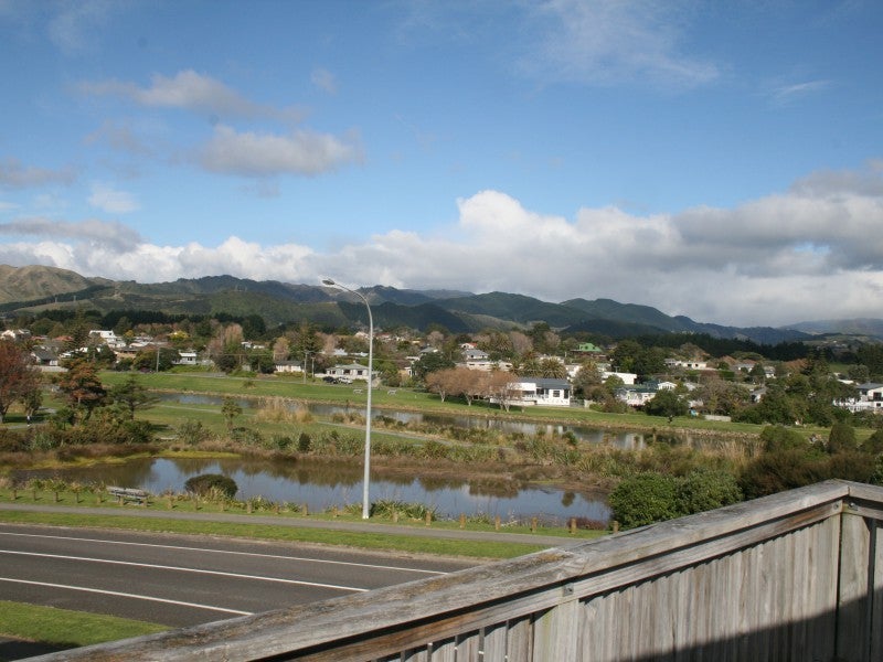 147 Weggery Drive, Waikanae Beach, Waikanae - Carousel 1