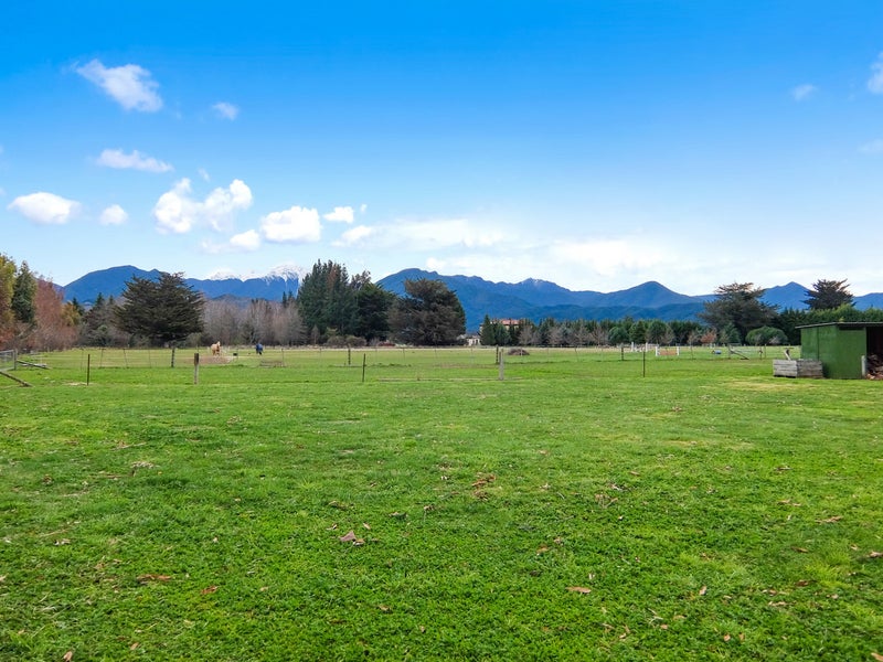 24 Seniors Road, Blenheim - Carousel 20