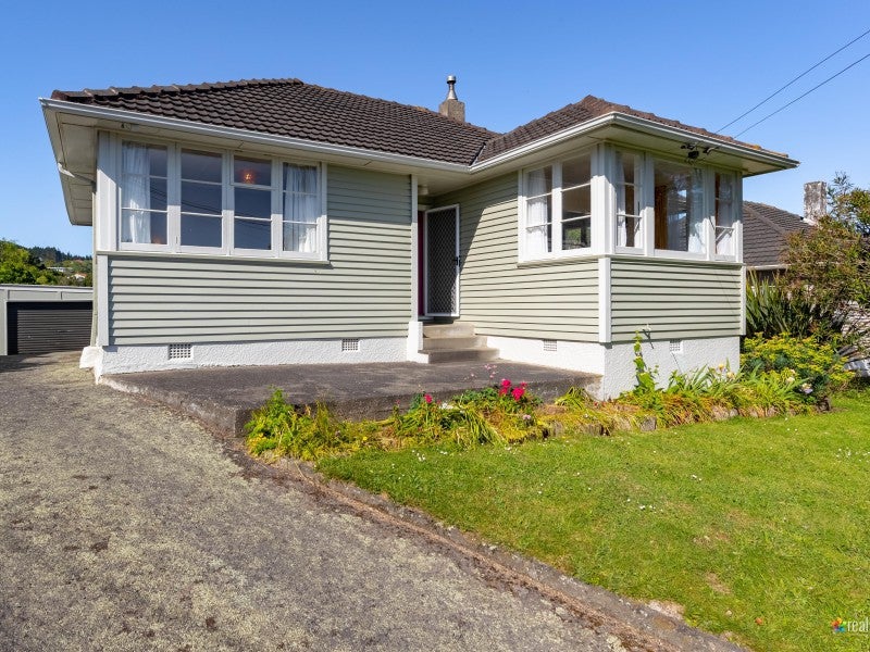 16 Gear Terrace, Ranui, Porirua - Carousel 1