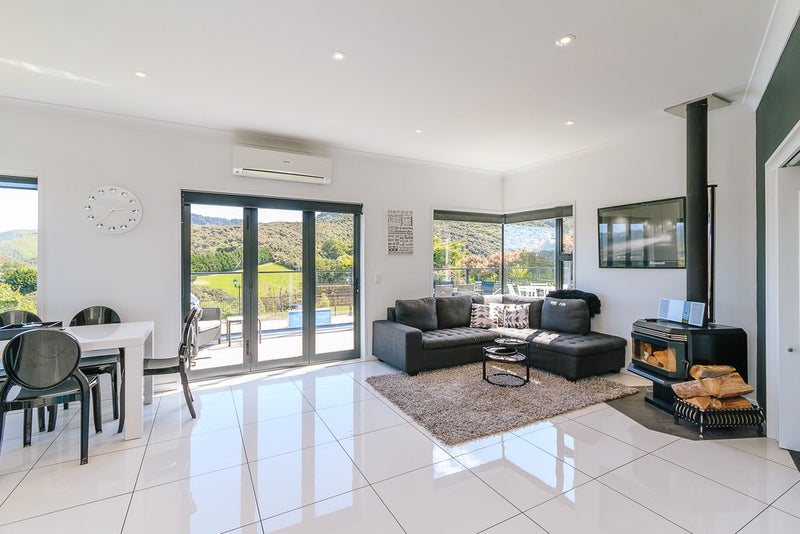 67 Kirton Drive, Riverstone Terraces, Upper Hutt - Carousel 2