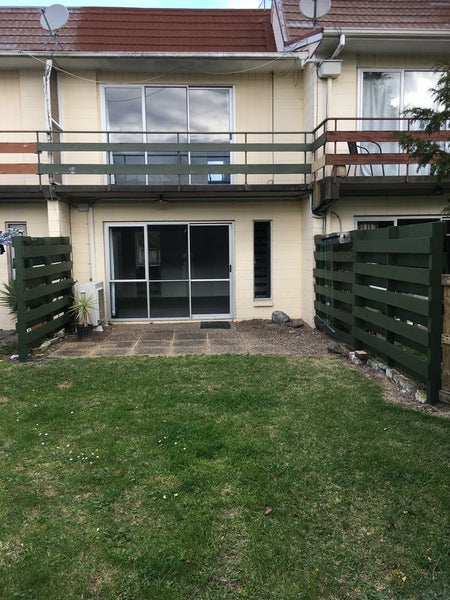 2/9 Union Street, Claudelands, Hamilton - Carousel 1