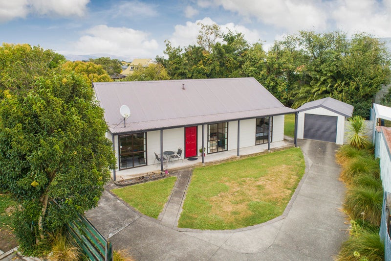 16A Wood Street, Takaro, Palmerston North - Carousel 1