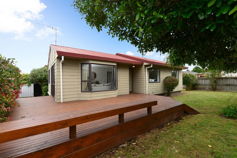 2/15 Bartholomew Drive, Nawton, Hamilton - Carousel 1