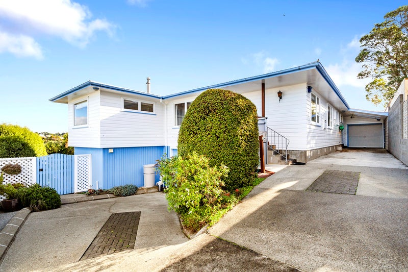 24 Oakleigh Street, Maungaraki, Lower Hutt - Carousel 1