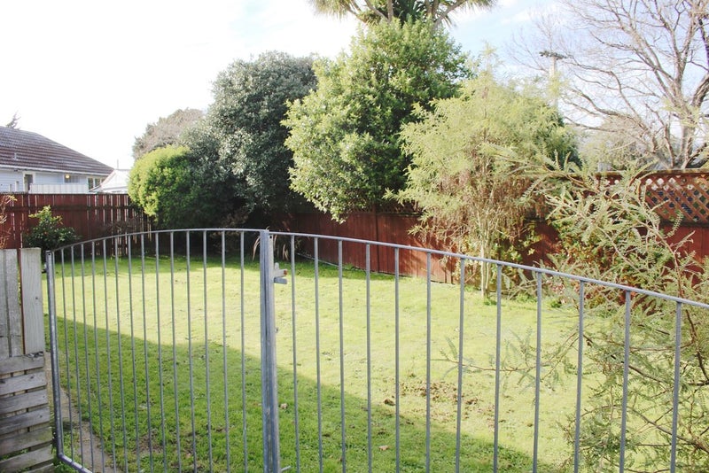 2/40A Brentwood Street, Trentham, Upper Hutt - Carousel 2